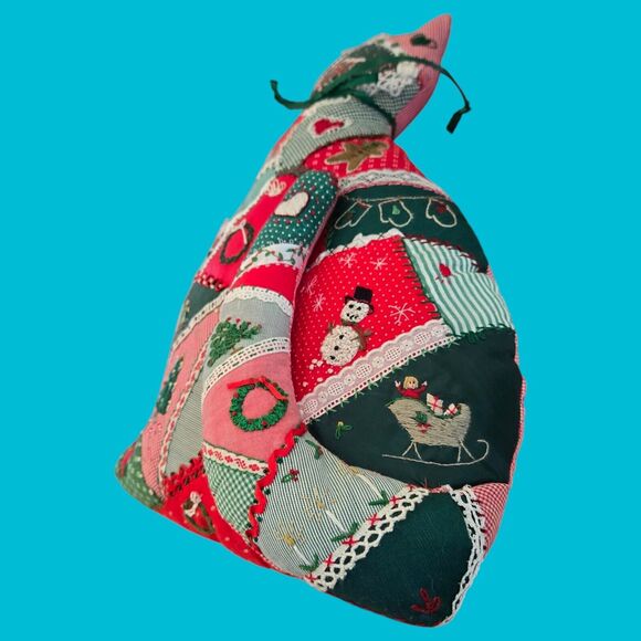 Handmade Vintage Christmas Cat Detailed Embroidered Patchwork Quilt Soft Pillow - Picture 4 of 16